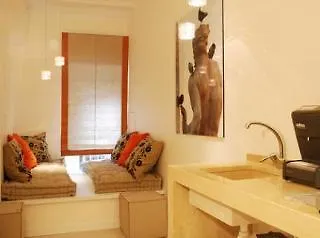Pantheon 2 Bed and breakfast 4*